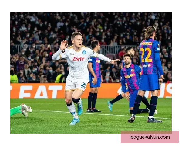 波兰泽林斯基在新赛季表现稳健，创造力持续提升引人关注