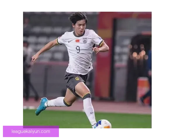 足球球星全纪录：本赛季表现稳健，状态持续提升